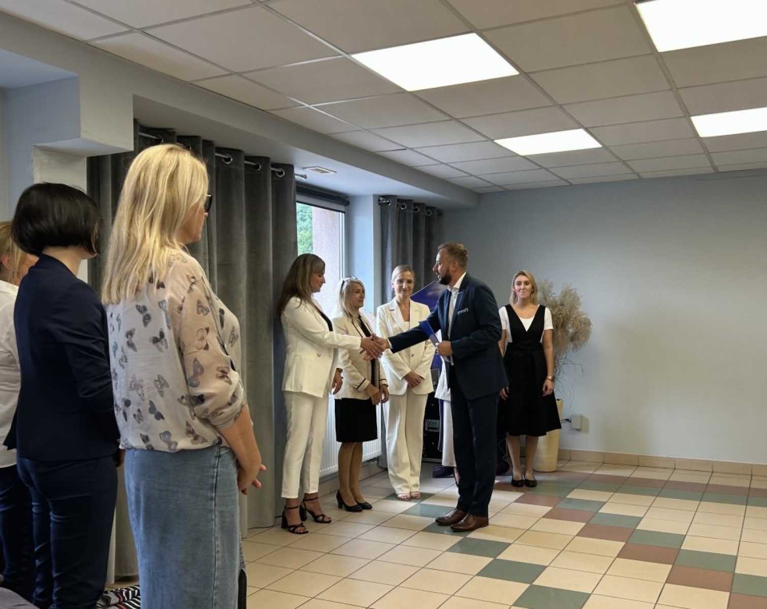 Zdjęcie w galerii na portalu naszwodzislaw.com: Rydułtowy. Ślubowanie nauczycieli mianowanych, pożegnanie emerytowanych wiadomości z regionu