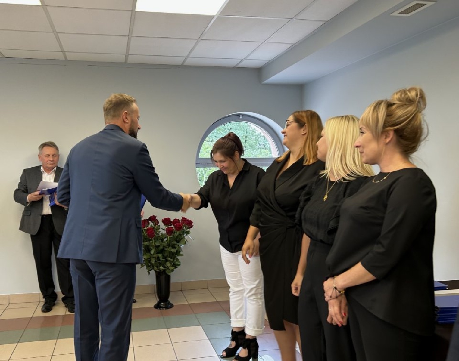 Zdjęcie w galerii na portalu naszwodzislaw.com: Rydułtowy. Ślubowanie nauczycieli mianowanych, pożegnanie emerytowanych wiadomości z regionu