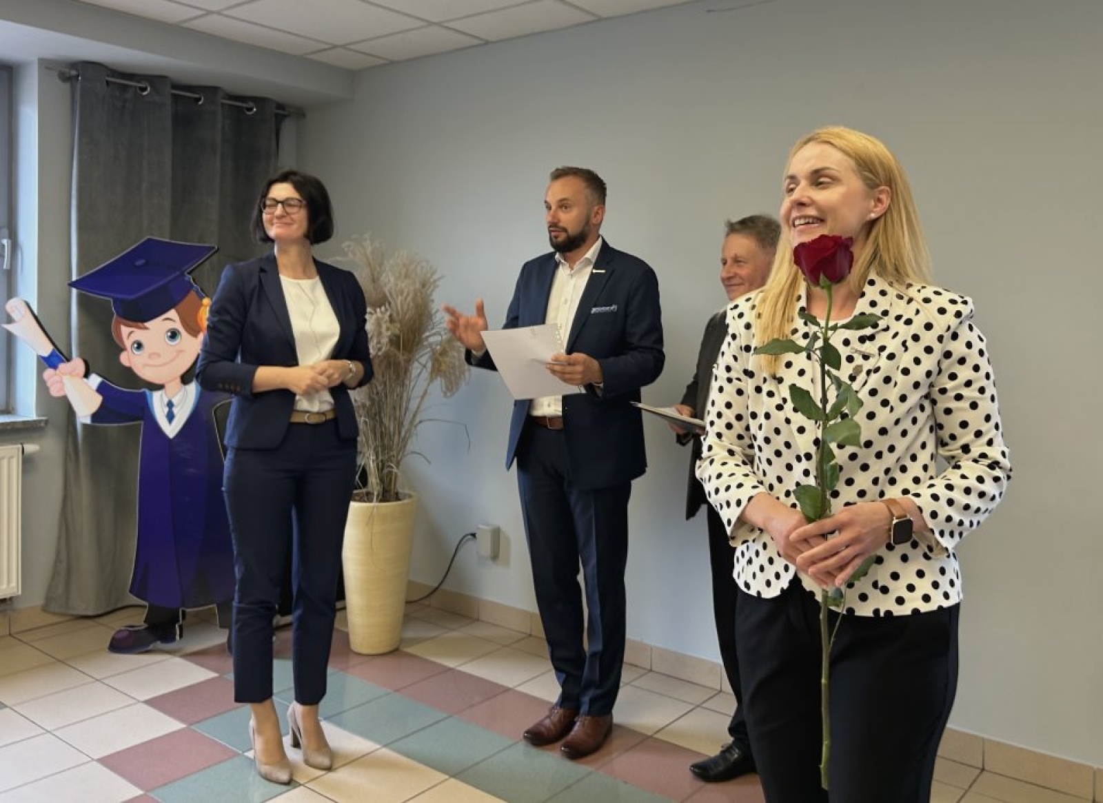 Zdjęcie w galerii na portalu naszwodzislaw.com: Rydułtowy. Ślubowanie nauczycieli mianowanych, pożegnanie emerytowanych wiadomości z regionu