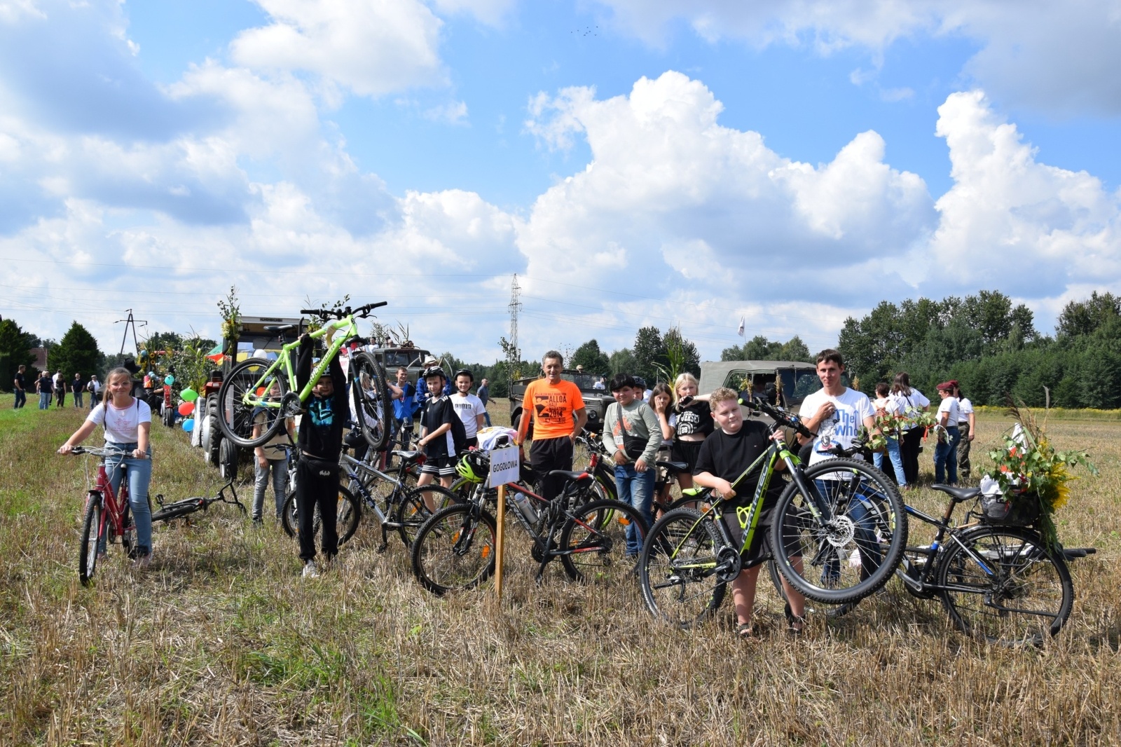 Zdjęcie w galerii na portalu naszwodzislaw.com: Piękne święto na 50-lecie, czyli dożynki Gminy Mszana 2023 [FOTO] wiadomości z regionu