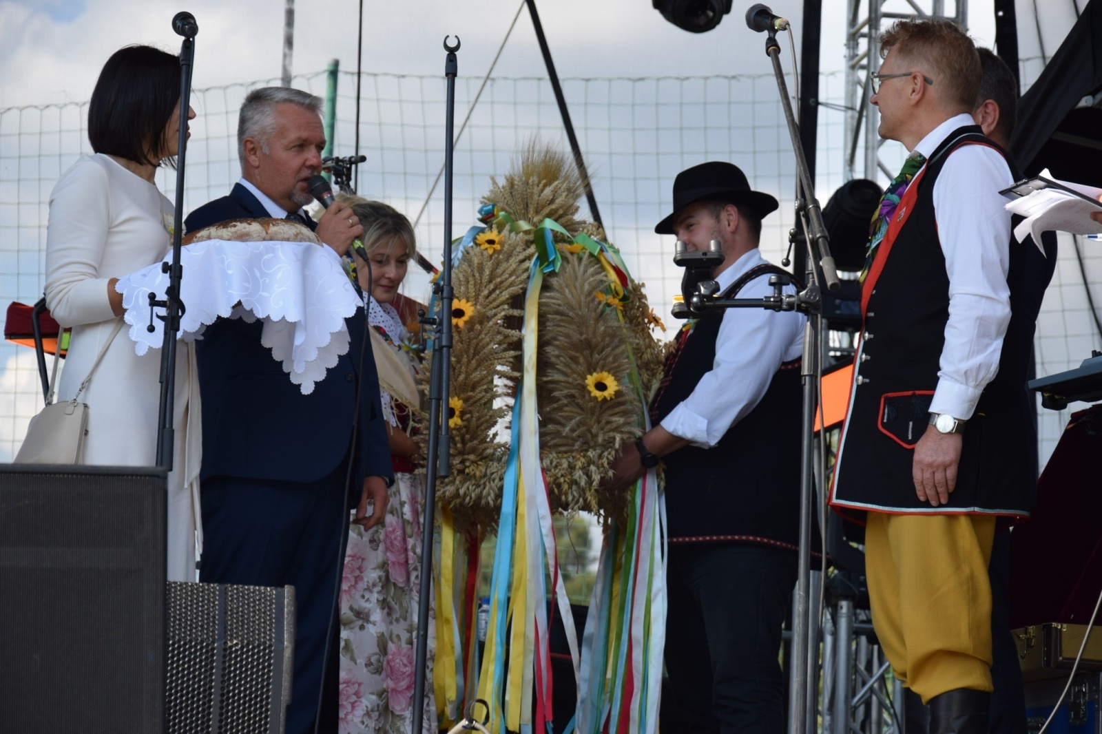 Zdjęcie w galerii na portalu naszwodzislaw.com: Piękne święto na 50-lecie, czyli dożynki Gminy Mszana 2023 [FOTO] wiadomości z regionu