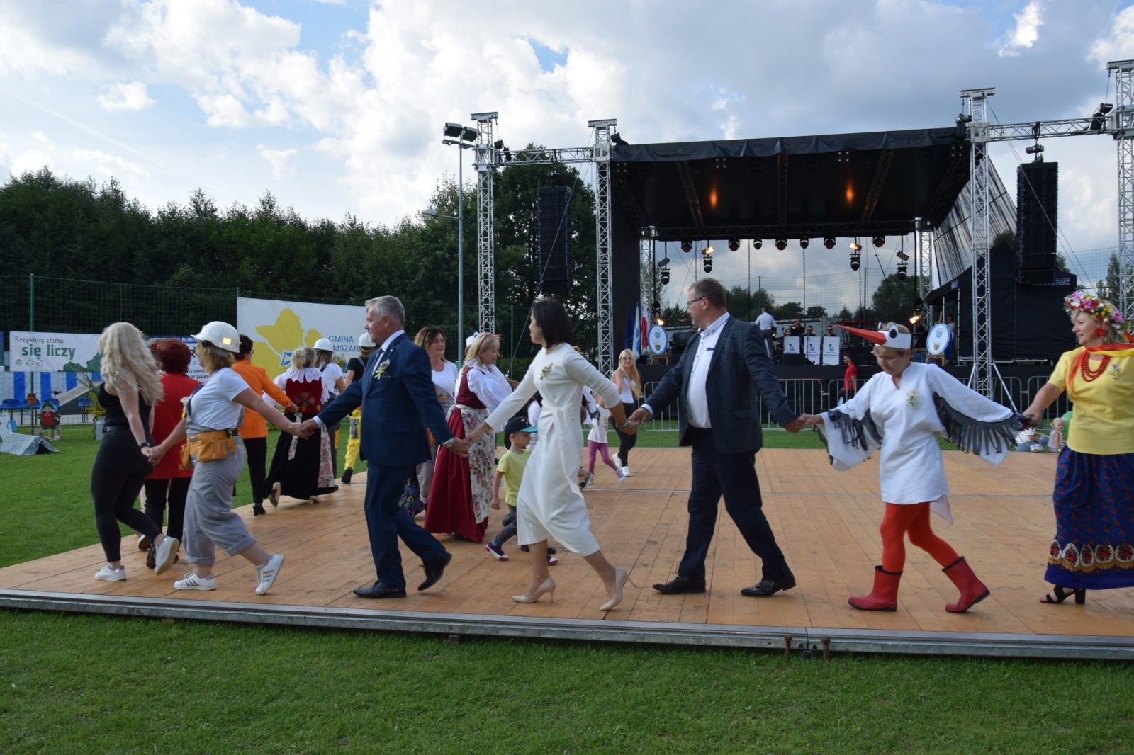 Zdjęcie w galerii na portalu naszwodzislaw.com: Piękne święto na 50-lecie, czyli dożynki Gminy Mszana 2023 [FOTO] wiadomości z regionu