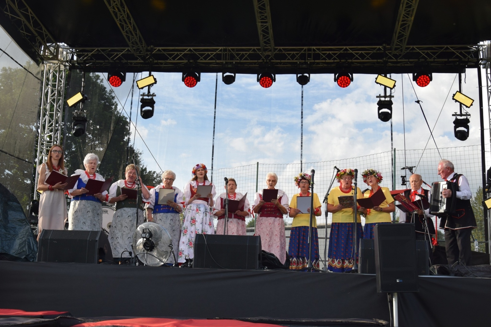 Zdjęcie w galerii na portalu naszwodzislaw.com: Piękne święto na 50-lecie, czyli dożynki Gminy Mszana 2023 [FOTO] wiadomości z regionu