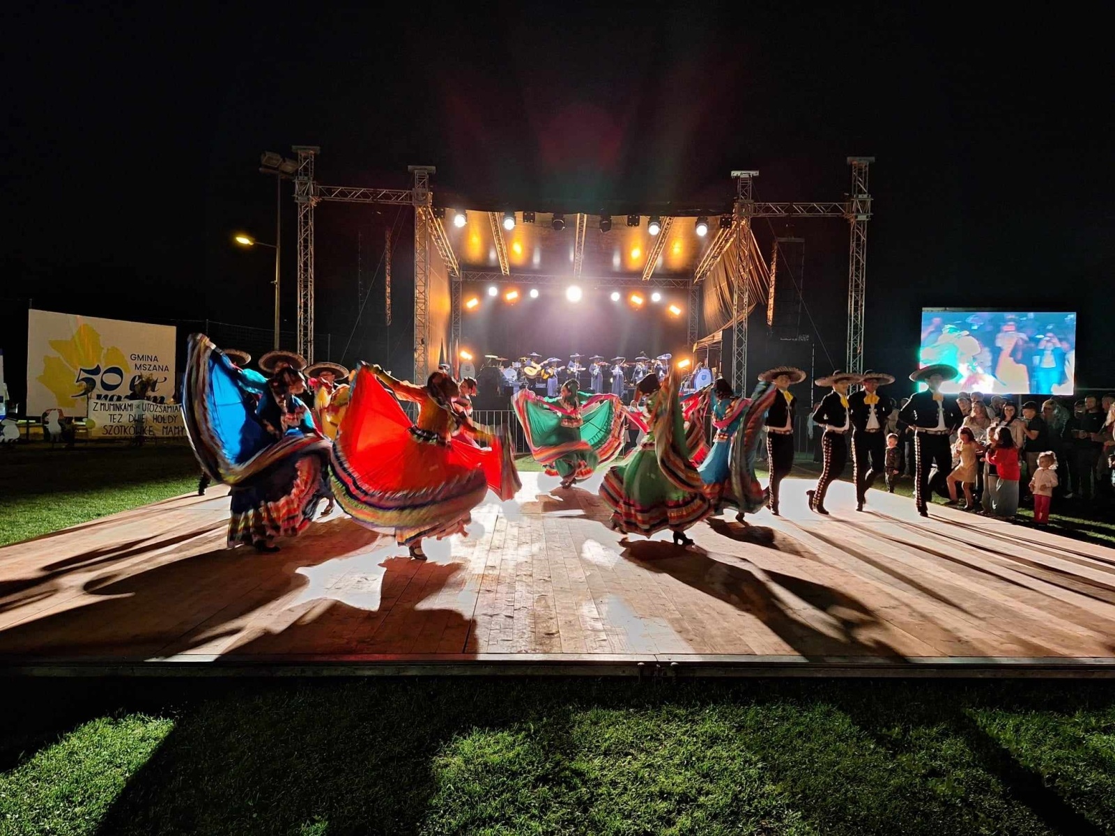 Zdjęcie w galerii na portalu naszwodzislaw.com: Piękne święto na 50-lecie, czyli dożynki Gminy Mszana 2023 [FOTO] wiadomości z regionu