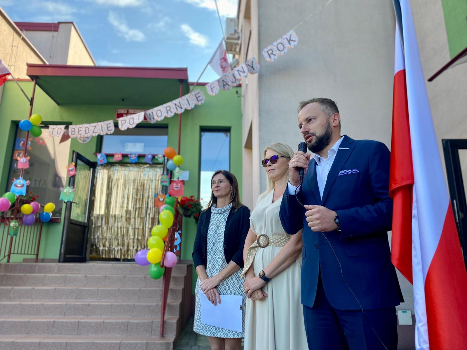 Zdjęcie w galerii na portalu naszwodzislaw.com: Rydułtowy. Nauki nadszedł czas. Początek roku szkolnego w miejskich placówkach wiadomości z regionu