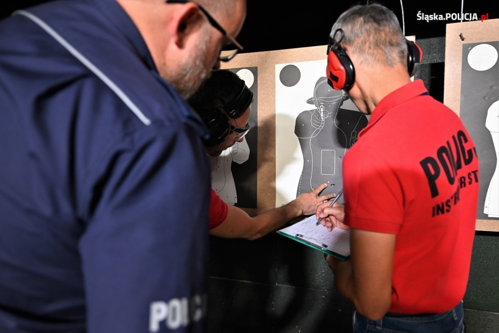 Zdjęcie w galerii na portalu naszwodzislaw.com: Dzielnicowy roku. Ruszyły eliminacje do ogólnopolskich zawodów wiadomości z regionu