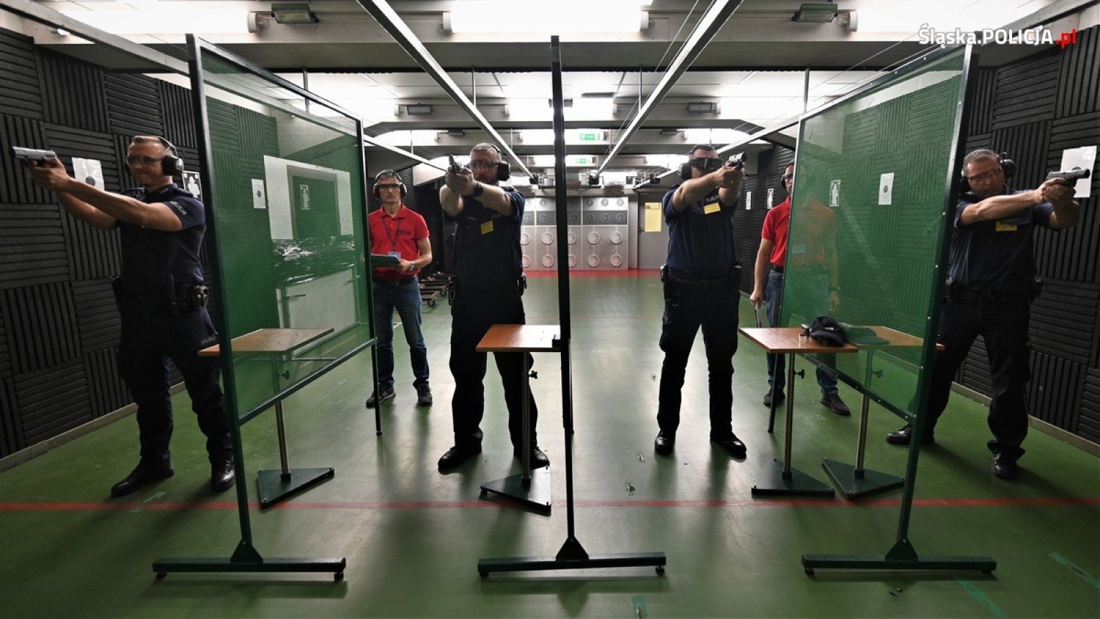 Zdjęcie w galerii na portalu naszwodzislaw.com: Dzielnicowy roku. Ruszyły eliminacje do ogólnopolskich zawodów wiadomości z regionu