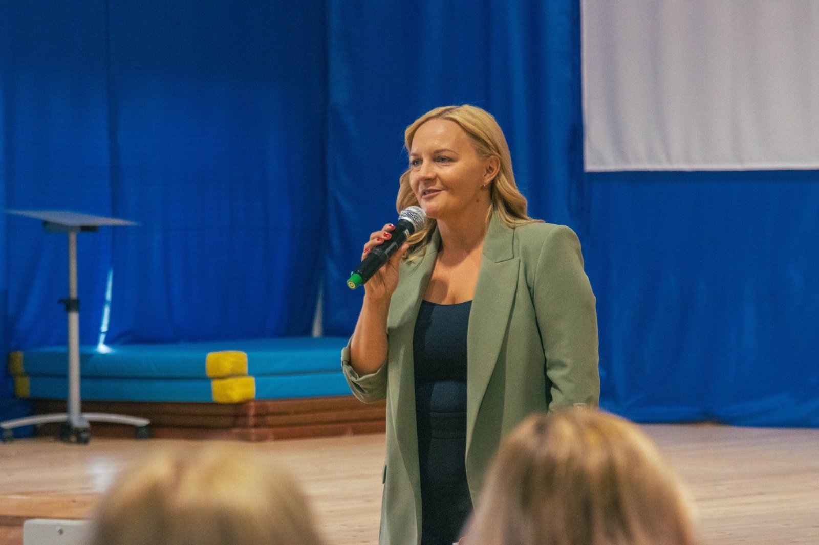 Zdjęcie w galerii na portalu naszwodzislaw.com: Rogi obfitości dla pierwszoklasistów. Rok szkolny rozpoczęty [FOTO] wiadomości z regionu