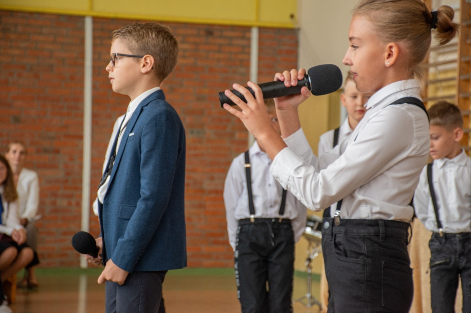 Zdjęcie w galerii na portalu naszwodzislaw.com: Rogi obfitości dla pierwszoklasistów. Rok szkolny rozpoczęty [FOTO] wiadomości z regionu