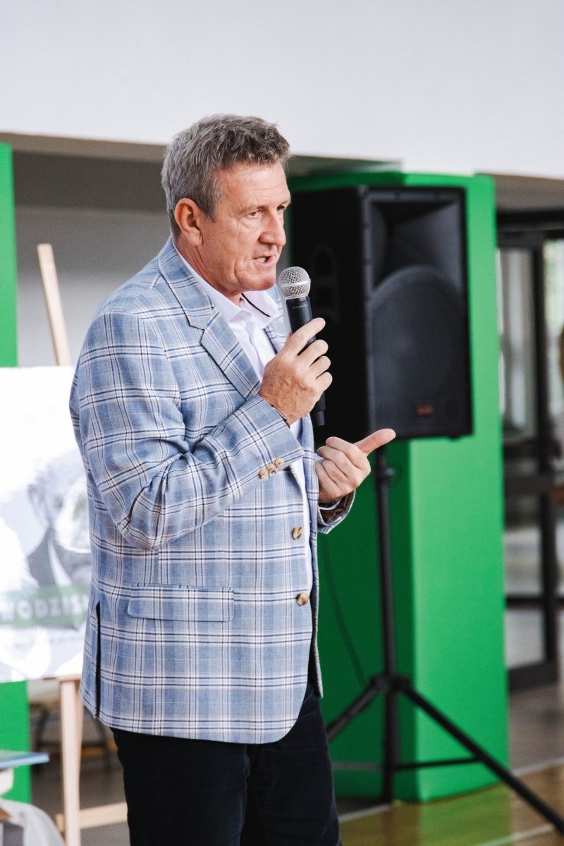 Zdjęcie w galerii na portalu naszwodzislaw.com: Rogi obfitości dla pierwszoklasistów. Rok szkolny rozpoczęty [FOTO] wiadomości z regionu