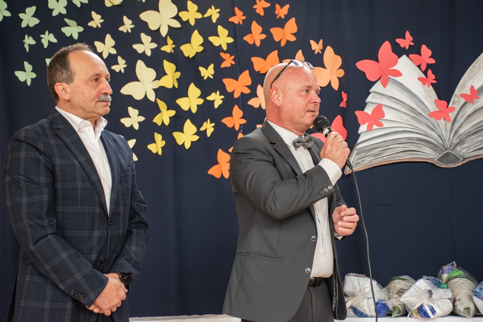 Zdjęcie w galerii na portalu naszwodzislaw.com: Rogi obfitości dla pierwszoklasistów. Rok szkolny rozpoczęty [FOTO] wiadomości z regionu