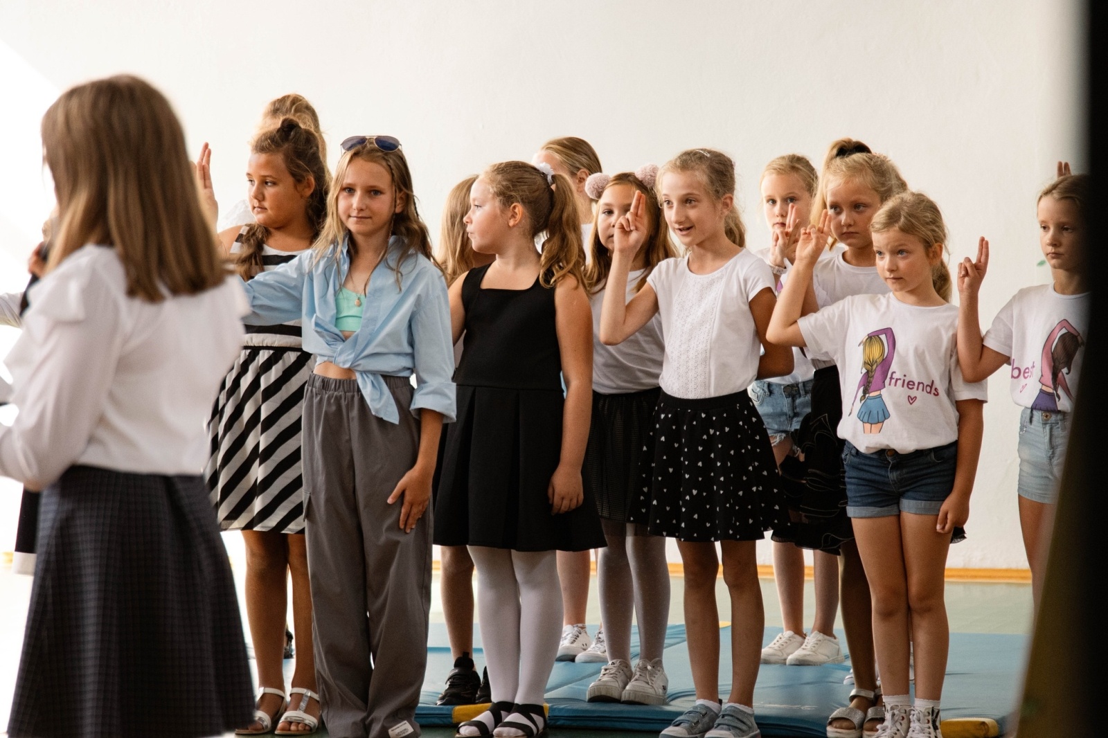 Zdjęcie w galerii na portalu naszwodzislaw.com: Rogi obfitości dla pierwszoklasistów. Rok szkolny rozpoczęty [FOTO] wiadomości z regionu