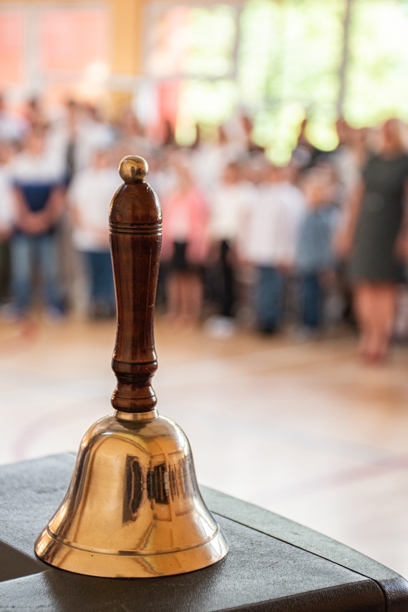 Zdjęcie w galerii na portalu naszwodzislaw.com: Rogi obfitości dla pierwszoklasistów. Rok szkolny rozpoczęty [FOTO] wiadomości z regionu