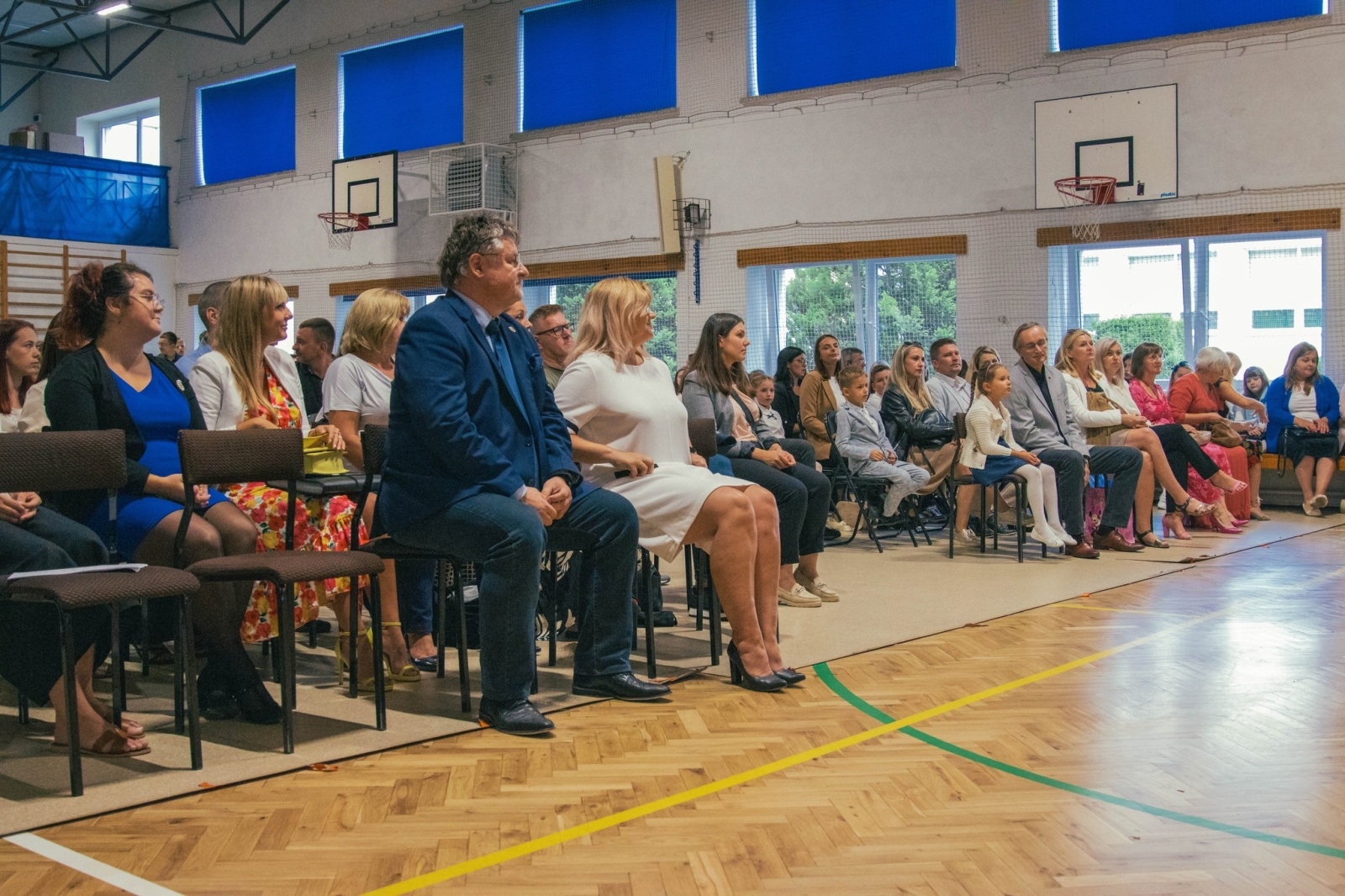 Zdjęcie w galerii na portalu naszwodzislaw.com: Rogi obfitości dla pierwszoklasistów. Rok szkolny rozpoczęty [FOTO] wiadomości z regionu