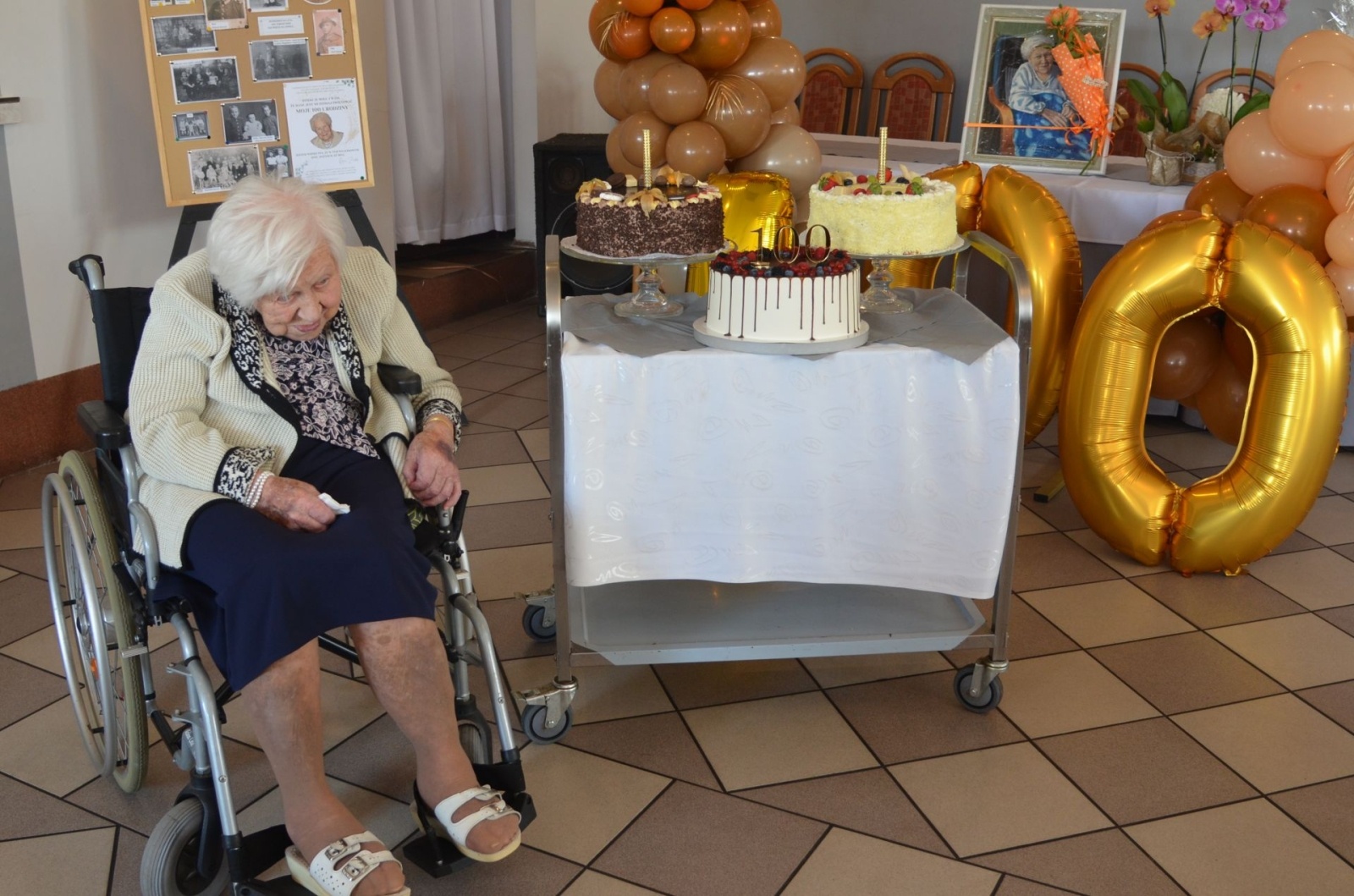 Zdjęcie w galerii na portalu naszwodzislaw.com: Mieszkanka Osin świętowała setne urodziny wiadomości z regionu