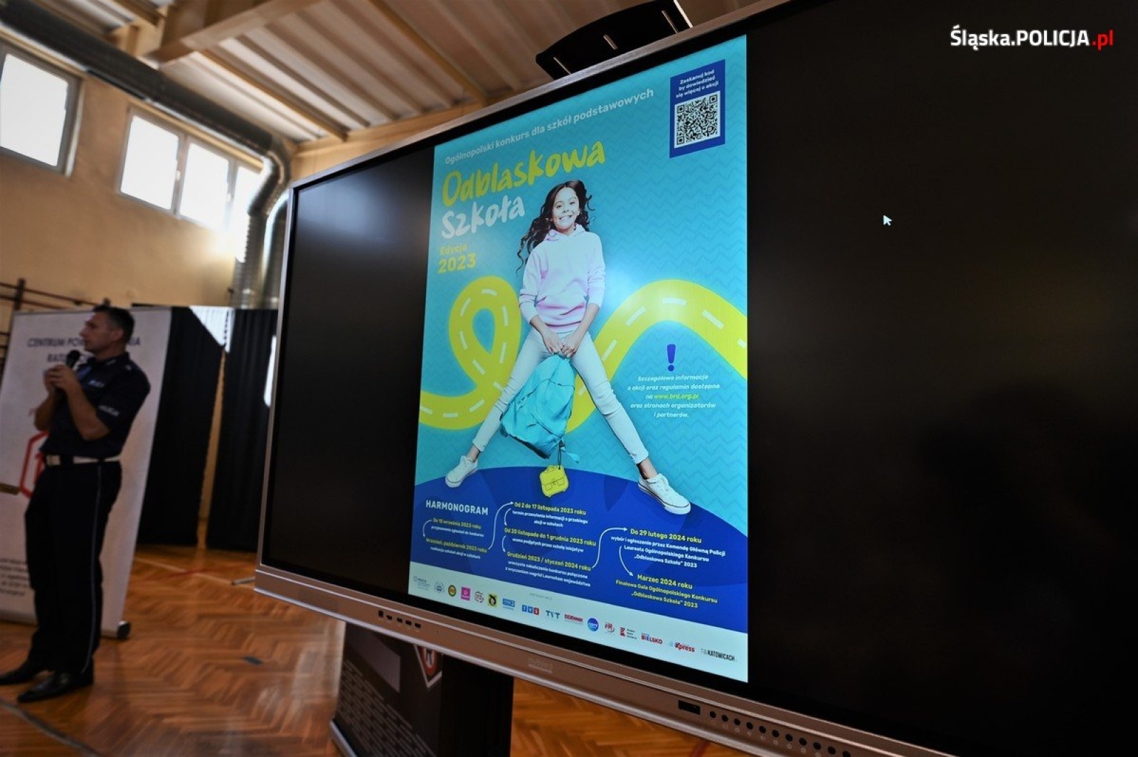 Zdjęcie w galerii na portalu naszwodzislaw.com: Odblaskowa szkoła. Zainaugurowano policyjny konkurs wiadomości z regionu