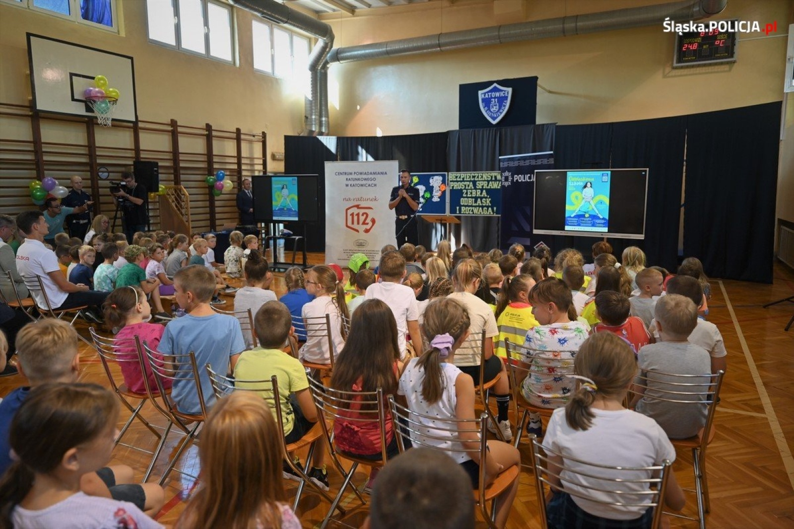 Zdjęcie w galerii na portalu naszwodzislaw.com: Odblaskowa szkoła. Zainaugurowano policyjny konkurs wiadomości z regionu