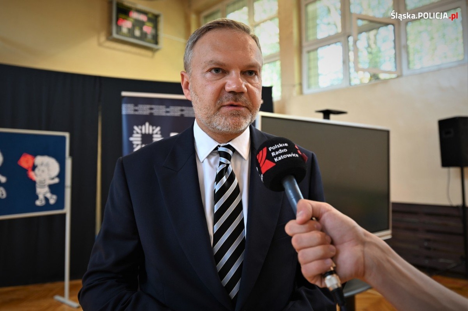 Zdjęcie w galerii na portalu naszwodzislaw.com: Odblaskowa szkoła. Zainaugurowano policyjny konkurs wiadomości z regionu