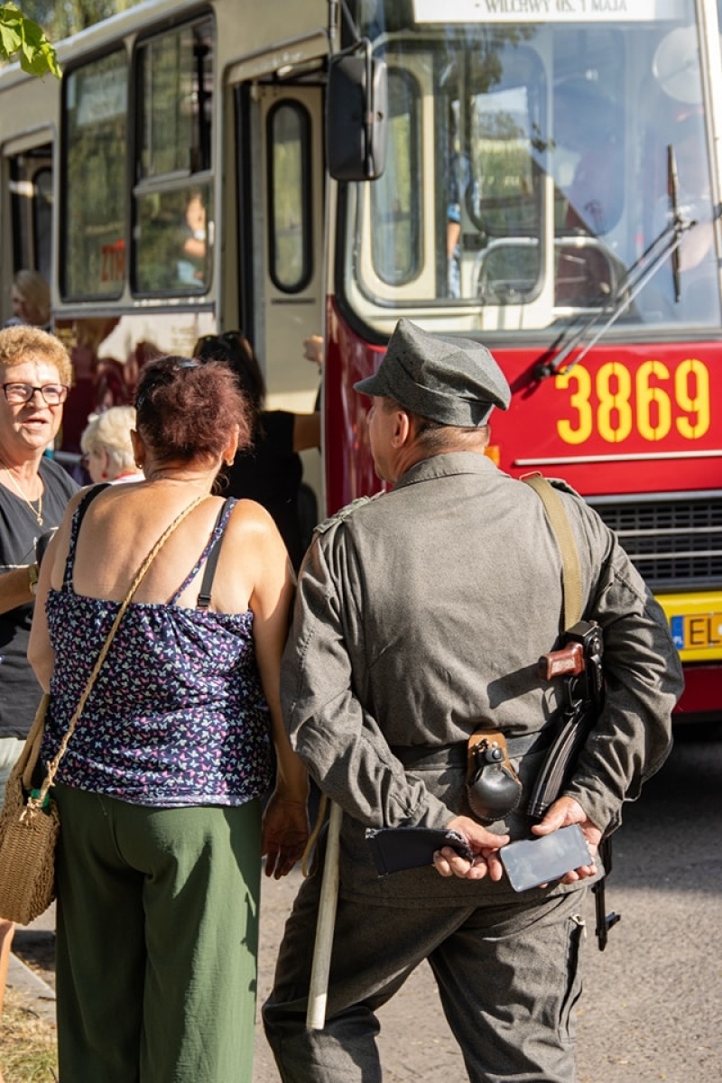 Zdjęcie w galerii na portalu naszwodzislaw.com: Klimat PRL zawładnął dzielnicą Wilchwy [FOTO] wiadomości z regionu