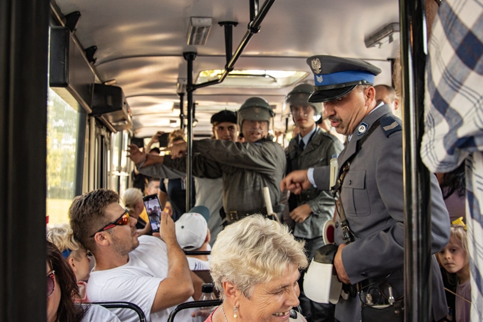 Zdjęcie w galerii na portalu naszwodzislaw.com: Klimat PRL zawładnął dzielnicą Wilchwy [FOTO] wiadomości z regionu