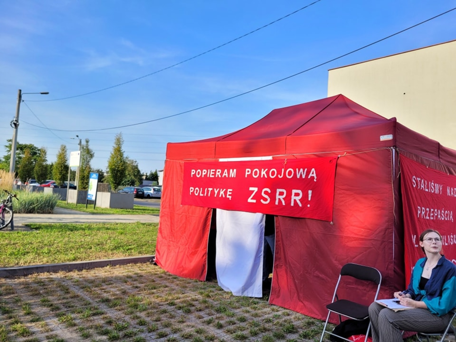 Zdjęcie w galerii na portalu naszwodzislaw.com: Klimat PRL zawładnął dzielnicą Wilchwy [FOTO] wiadomości z regionu