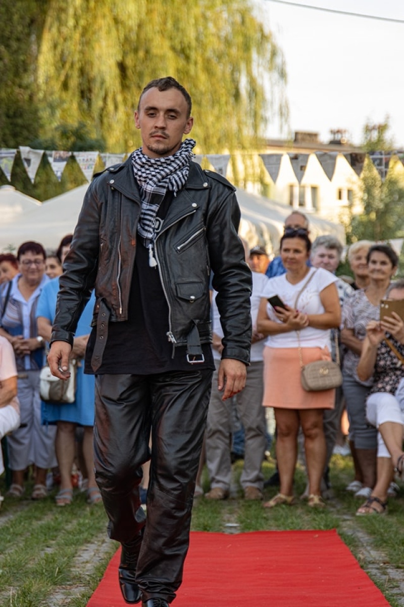 Zdjęcie w galerii na portalu naszwodzislaw.com: Klimat PRL zawładnął dzielnicą Wilchwy [FOTO] wiadomości z regionu