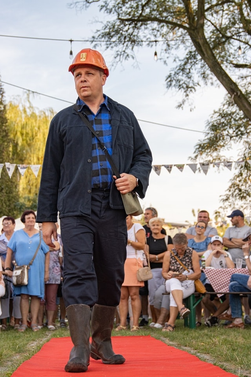 Zdjęcie w galerii na portalu naszwodzislaw.com: Klimat PRL zawładnął dzielnicą Wilchwy [FOTO] wiadomości z regionu