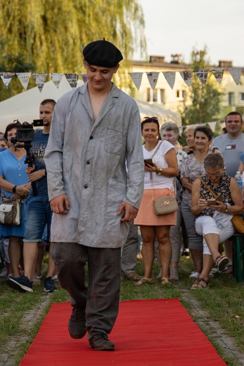 Zdjęcie w galerii na portalu naszwodzislaw.com: Klimat PRL zawładnął dzielnicą Wilchwy [FOTO] wiadomości z regionu