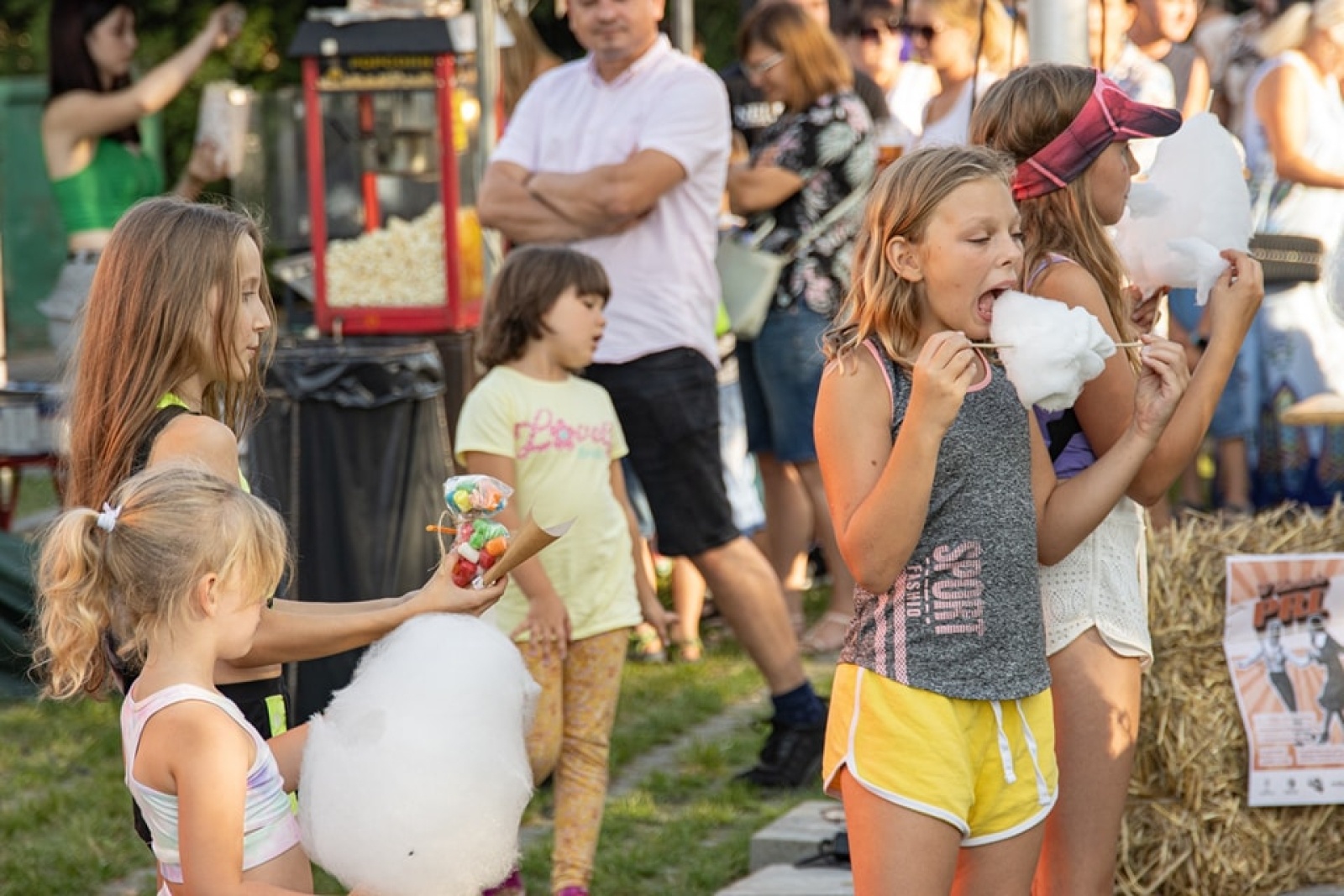 Zdjęcie w galerii na portalu naszwodzislaw.com: Klimat PRL zawładnął dzielnicą Wilchwy [FOTO] wiadomości z regionu