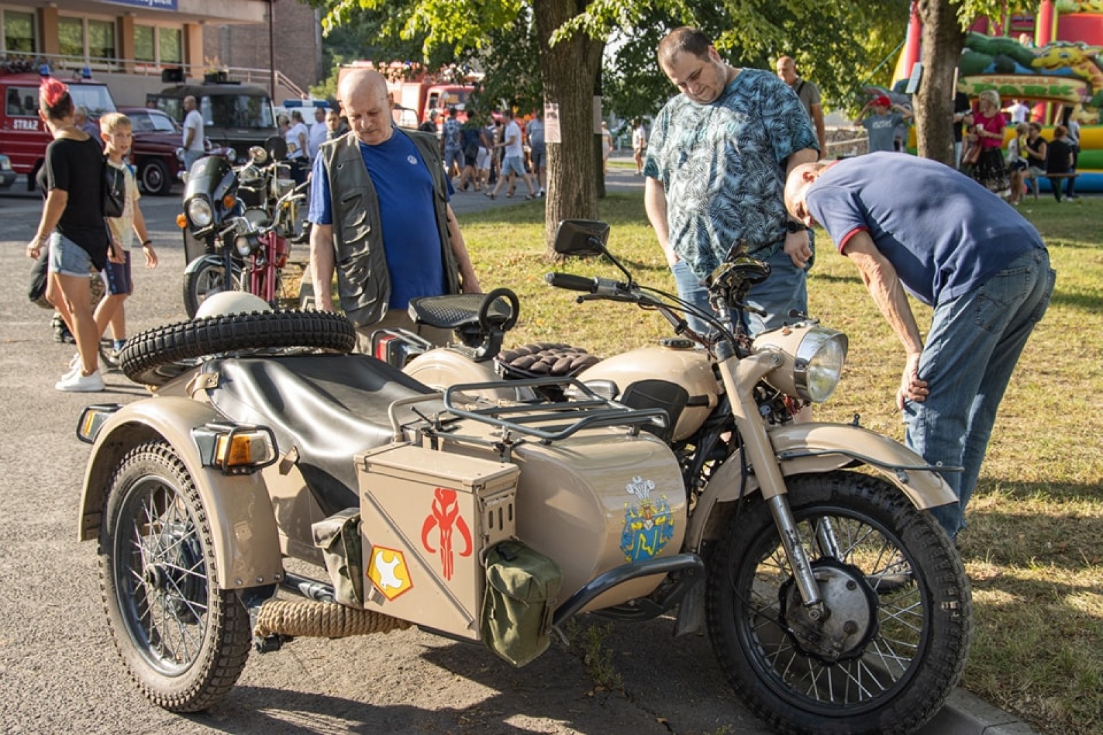 Zdjęcie w galerii na portalu naszwodzislaw.com: Klimat PRL zawładnął dzielnicą Wilchwy [FOTO] wiadomości z regionu