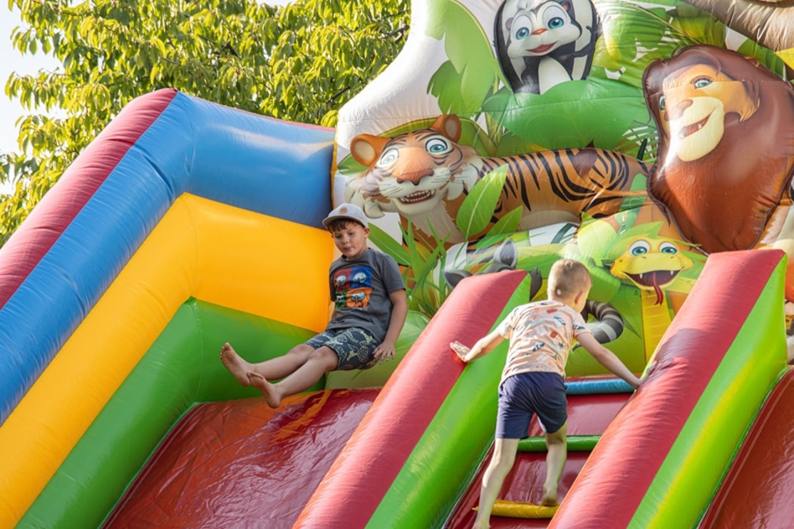 Zdjęcie w galerii na portalu naszwodzislaw.com: Klimat PRL zawładnął dzielnicą Wilchwy [FOTO] wiadomości z regionu