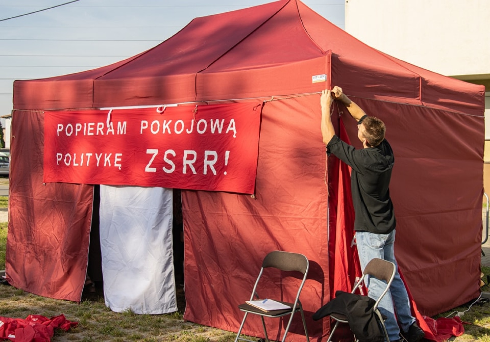 Zdjęcie w galerii na portalu naszwodzislaw.com: Klimat PRL zawładnął dzielnicą Wilchwy [FOTO] wiadomości z regionu