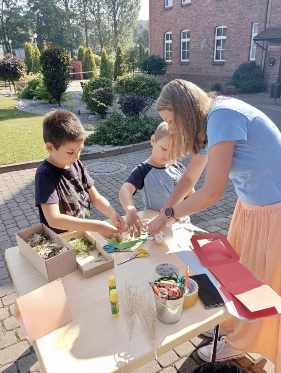 Zdjęcie w galerii na portalu naszwodzislaw.com: Nad Niemnem wybrzmiało przy rydułtowskiej książnicy [FOTO] wiadomości z regionu