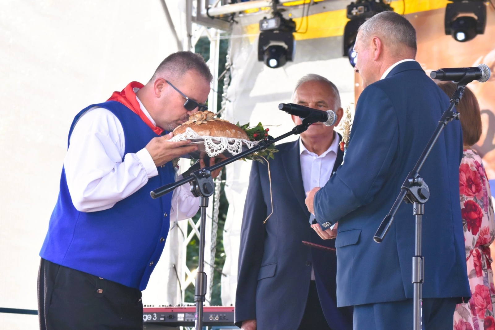 Zdjęcie w galerii na portalu naszwodzislaw.com: Gmina Godów podziękowała za plony w Skrzyszowie [FOTO] wiadomości z regionu