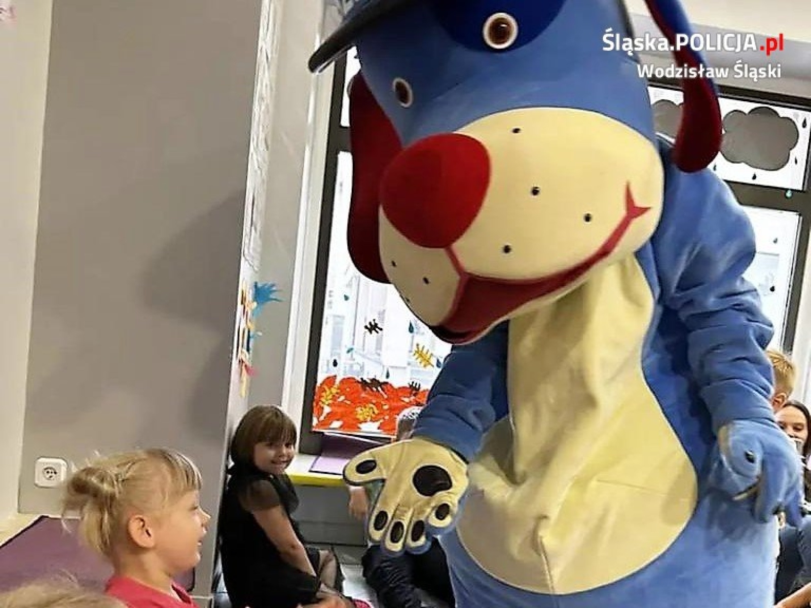 Zdjęcie w galerii na portalu naszwodzislaw.com: Dzień przedszkolaka z wodzisławskimi dzielnicowymi wiadomości z regionu