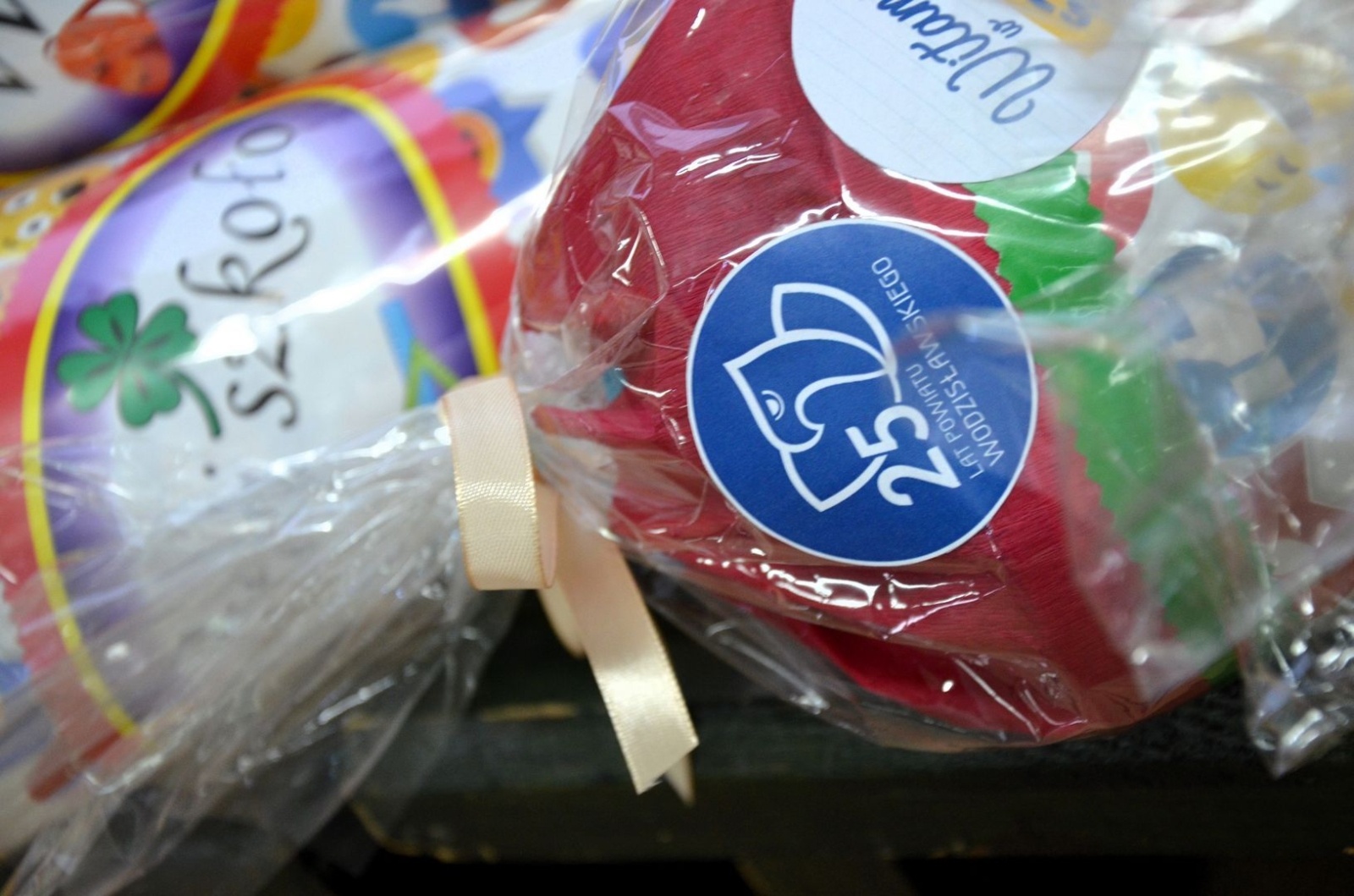 Zdjęcie w galerii na portalu naszwodzislaw.com: Rogi obfitości trafiły do pierwszoklasistów [FOTO] wiadomości z regionu