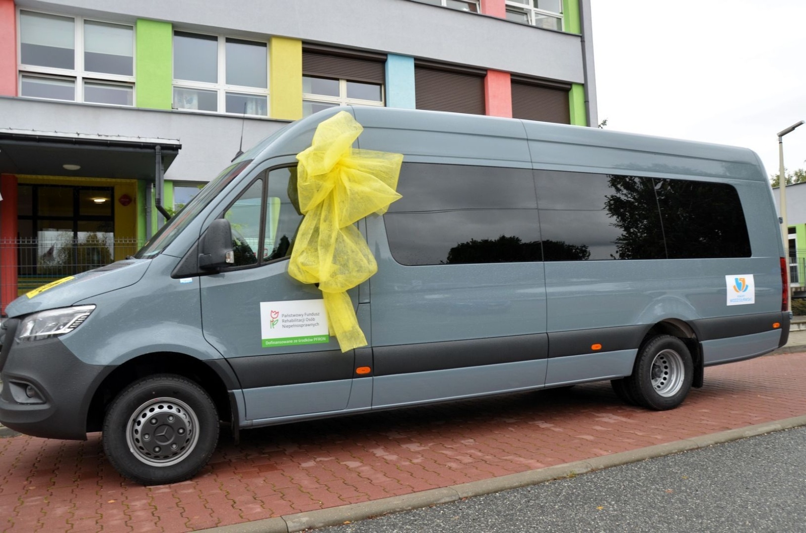 Zdjęcie w galerii na portalu naszwodzislaw.com: Nowy autobus do przewozu osób z niepełnosprawnościami w wodzisławskim ZPSWR wiadomości z regionu