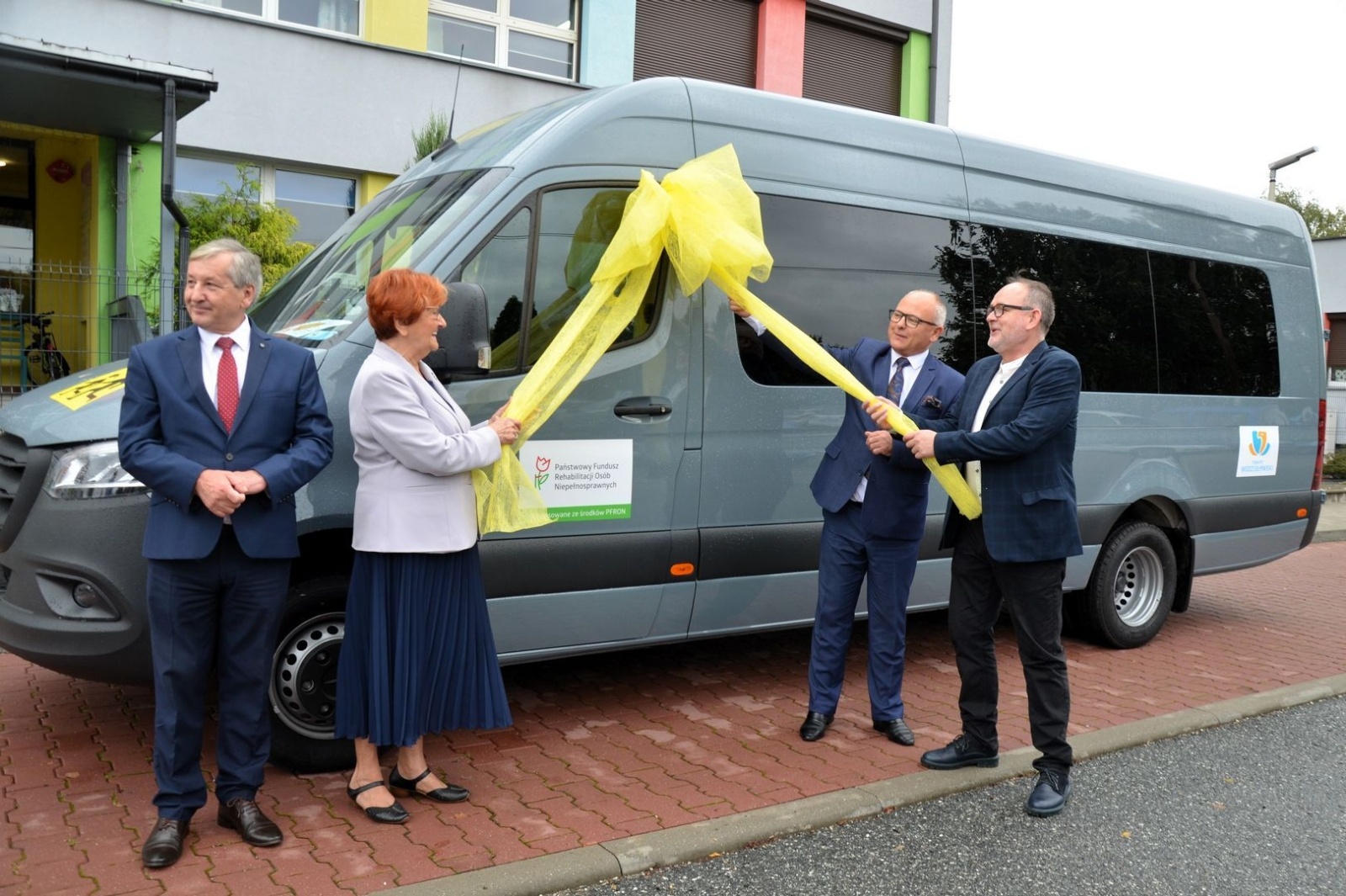 Zdjęcie w galerii na portalu naszwodzislaw.com: Nowy autobus do przewozu osób z niepełnosprawnościami w wodzisławskim ZPSWR wiadomości z regionu