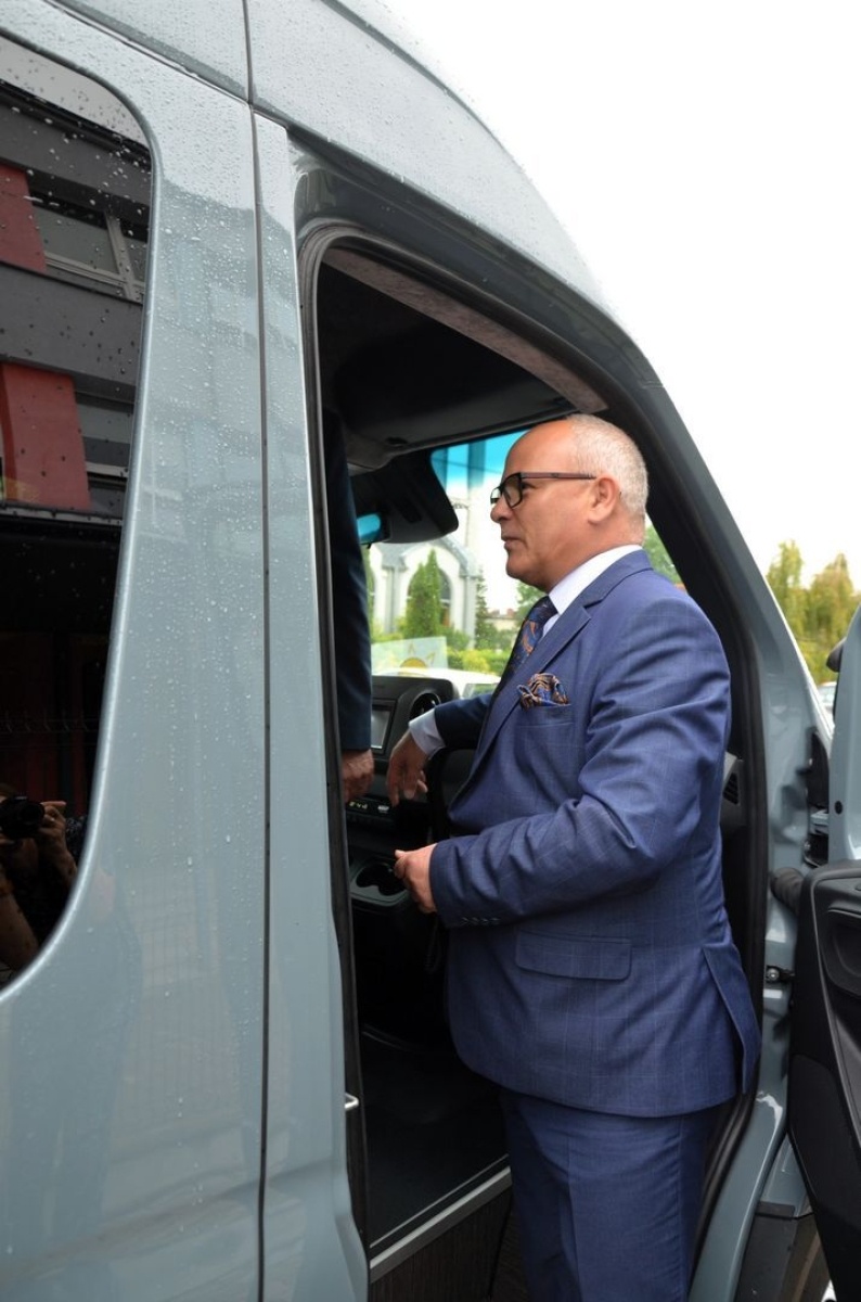 Zdjęcie w galerii na portalu naszwodzislaw.com: Nowy autobus do przewozu osób z niepełnosprawnościami w wodzisławskim ZPSWR wiadomości z regionu