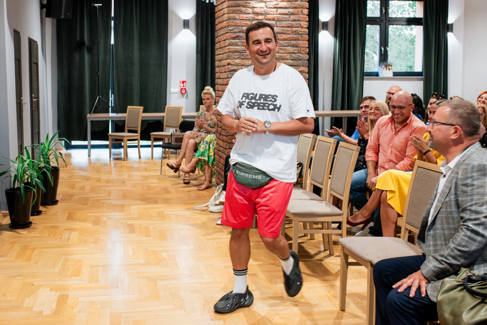 Zdjęcie w galerii na portalu naszwodzislaw.com: Michał Misiek Koterski odwiedził Gminę Godów [FOTO] wiadomości z regionu