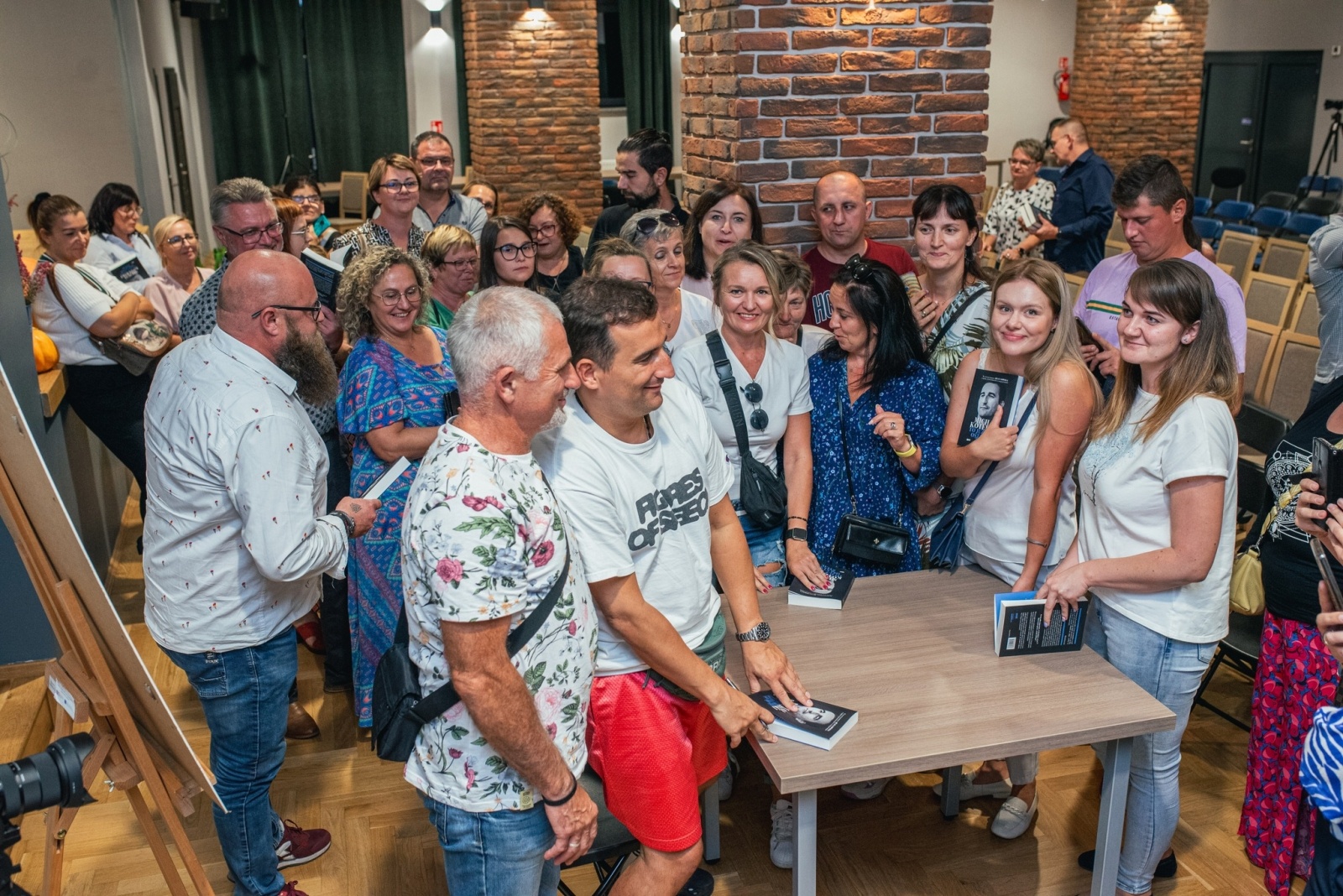 Zdjęcie w galerii na portalu naszwodzislaw.com: Michał Misiek Koterski odwiedził Gminę Godów [FOTO] wiadomości z regionu