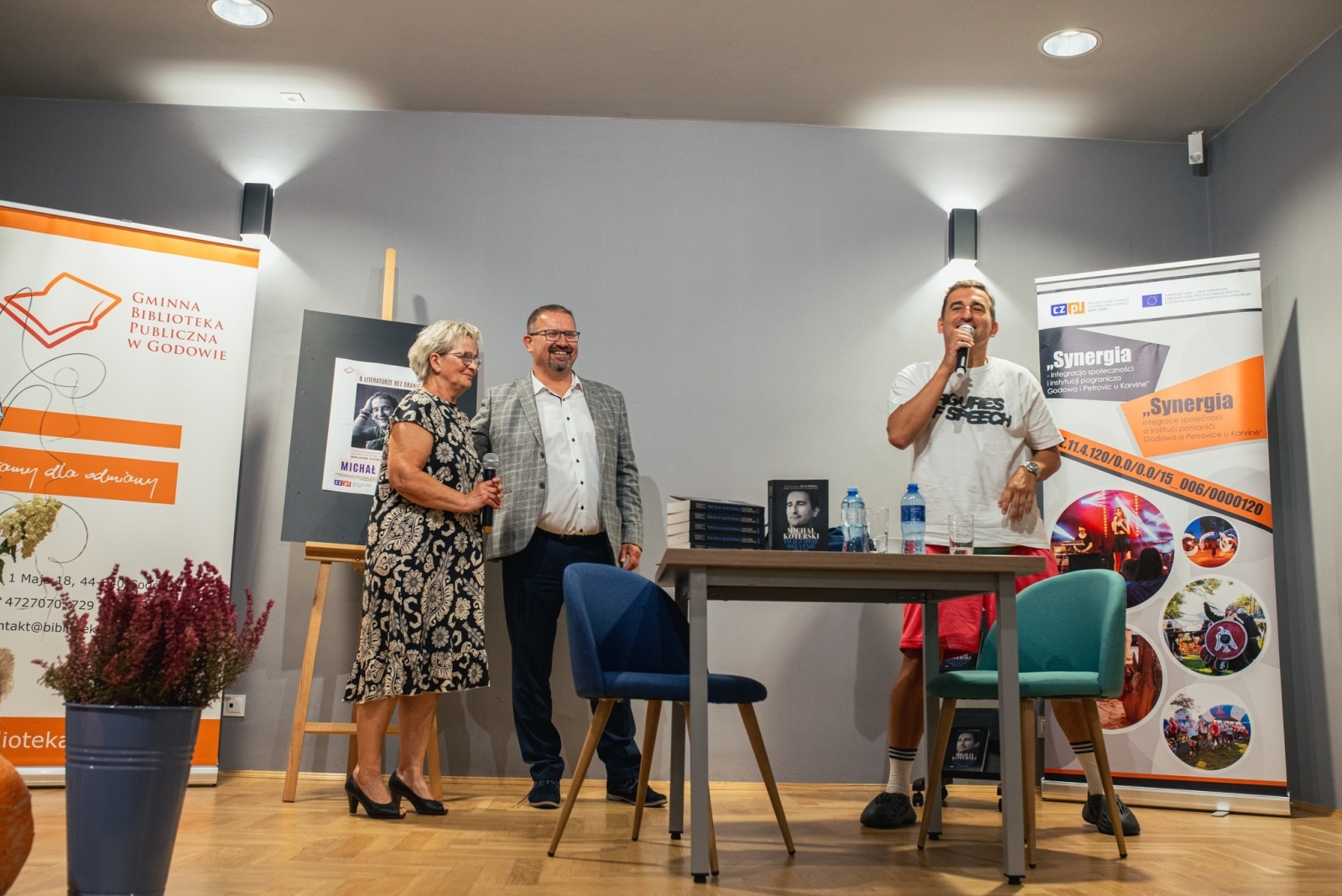 Zdjęcie w galerii na portalu naszwodzislaw.com: Michał Misiek Koterski odwiedził Gminę Godów [FOTO] wiadomości z regionu