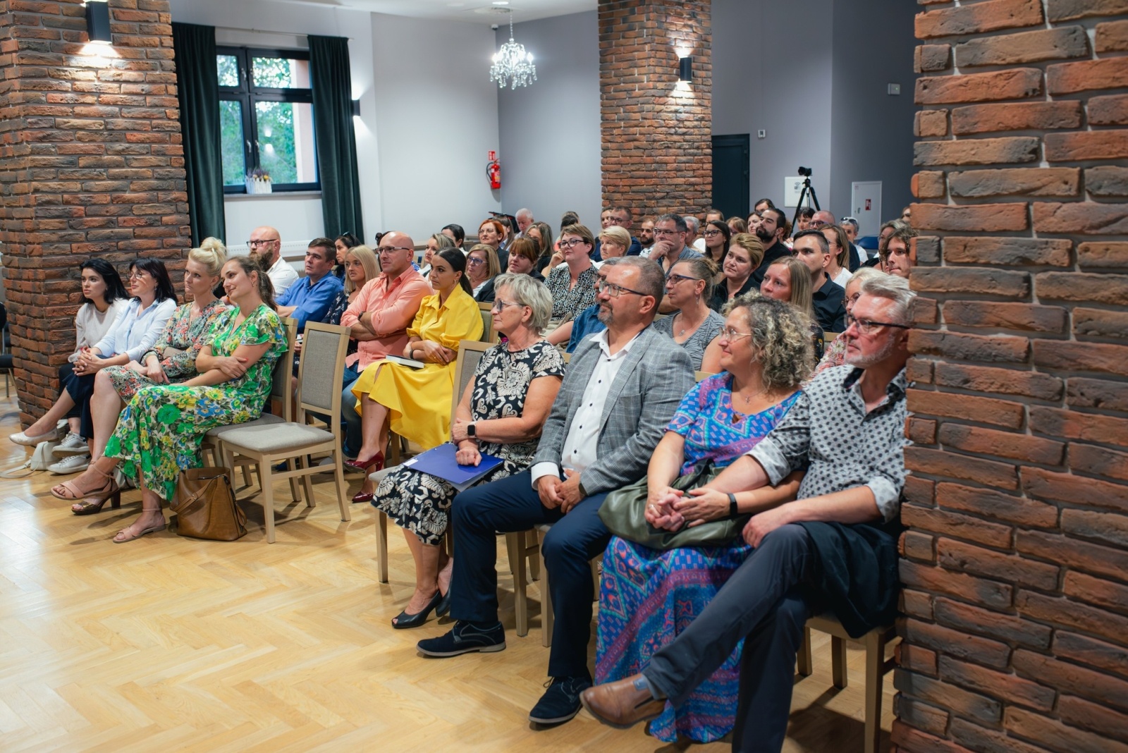 Zdjęcie w galerii na portalu naszwodzislaw.com: Michał Misiek Koterski odwiedził Gminę Godów [FOTO] wiadomości z regionu