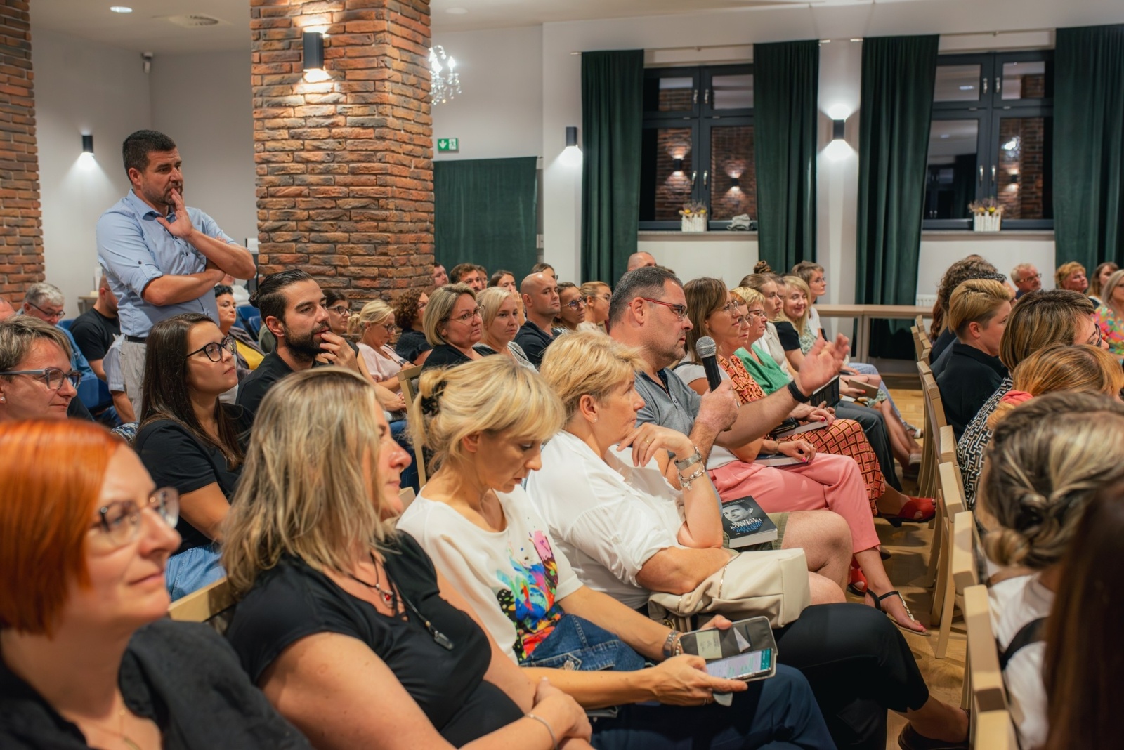 Zdjęcie w galerii na portalu naszwodzislaw.com: Michał Misiek Koterski odwiedził Gminę Godów [FOTO] wiadomości z regionu