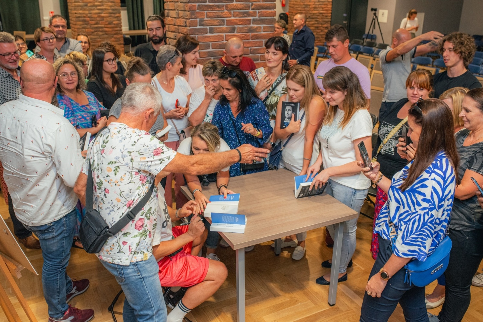 Zdjęcie w galerii na portalu naszwodzislaw.com: Michał Misiek Koterski odwiedził Gminę Godów [FOTO] wiadomości z regionu