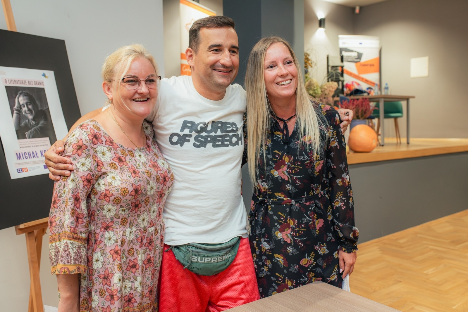 Zdjęcie w galerii na portalu naszwodzislaw.com: Michał Misiek Koterski odwiedził Gminę Godów [FOTO] wiadomości z regionu