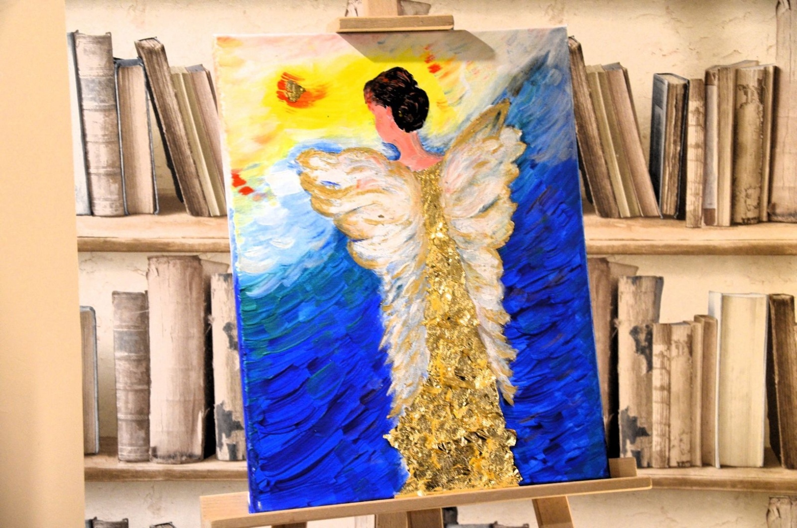 Zdjęcie w galerii na portalu naszwodzislaw.com: Każdy ma swojego anioła. Wystawa w filii wodzisławskiej książnicy [FOTO] wiadomości z regionu