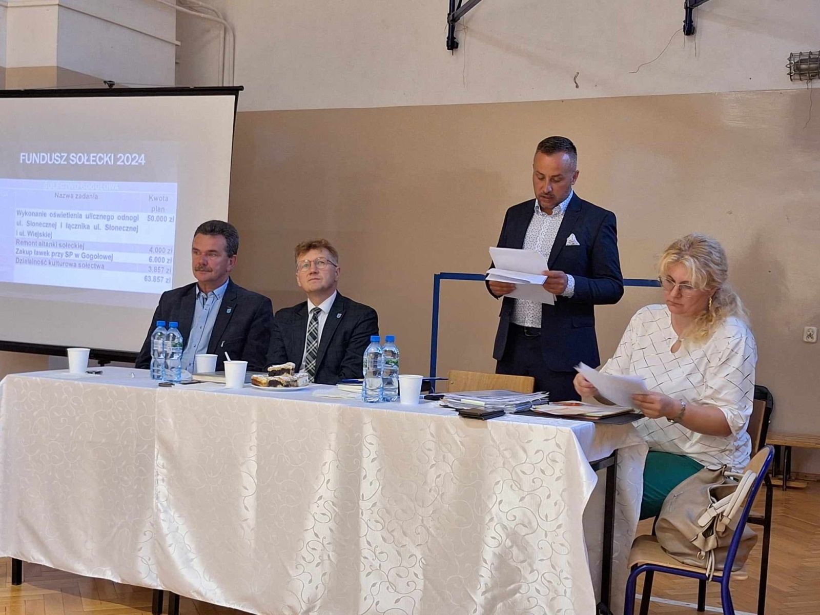 Zdjęcie w galerii na portalu naszwodzislaw.com: Po zebraniu wiejskim w Gogołowej wiadomości z regionu