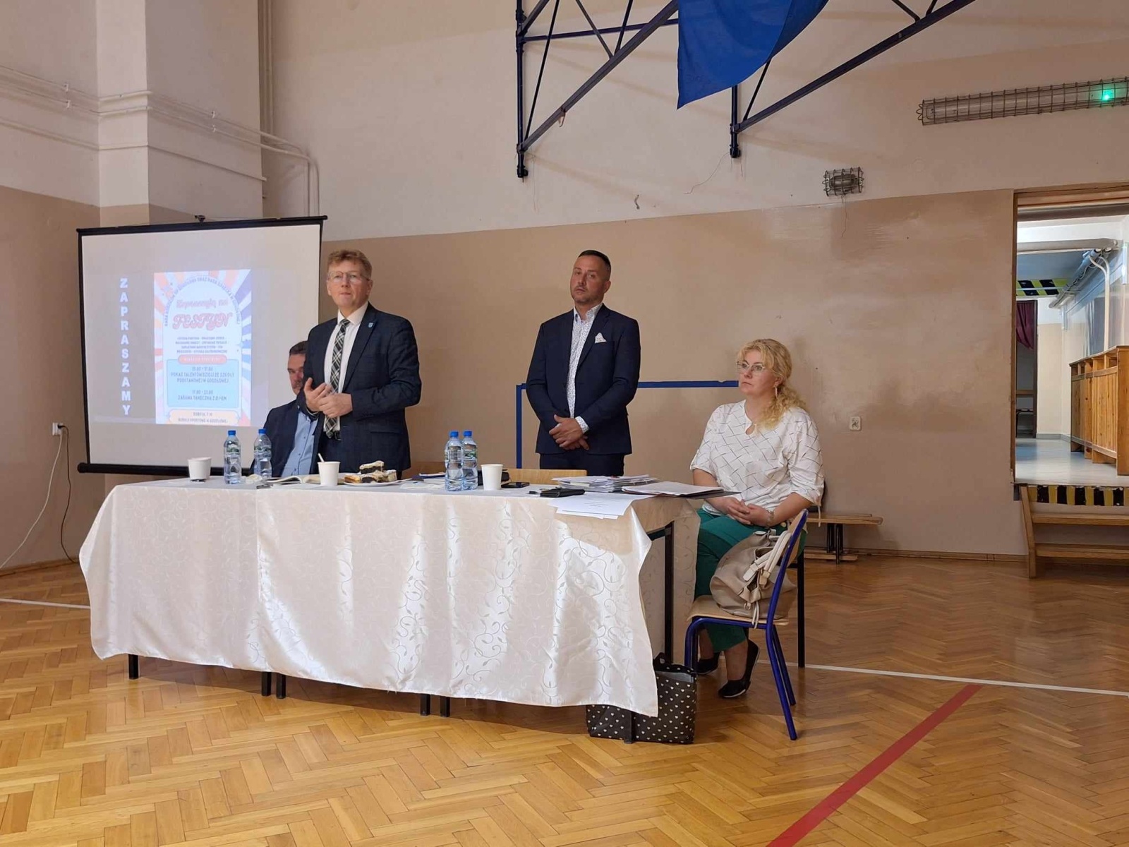 Zdjęcie w galerii na portalu naszwodzislaw.com: Po zebraniu wiejskim w Gogołowej wiadomości z regionu