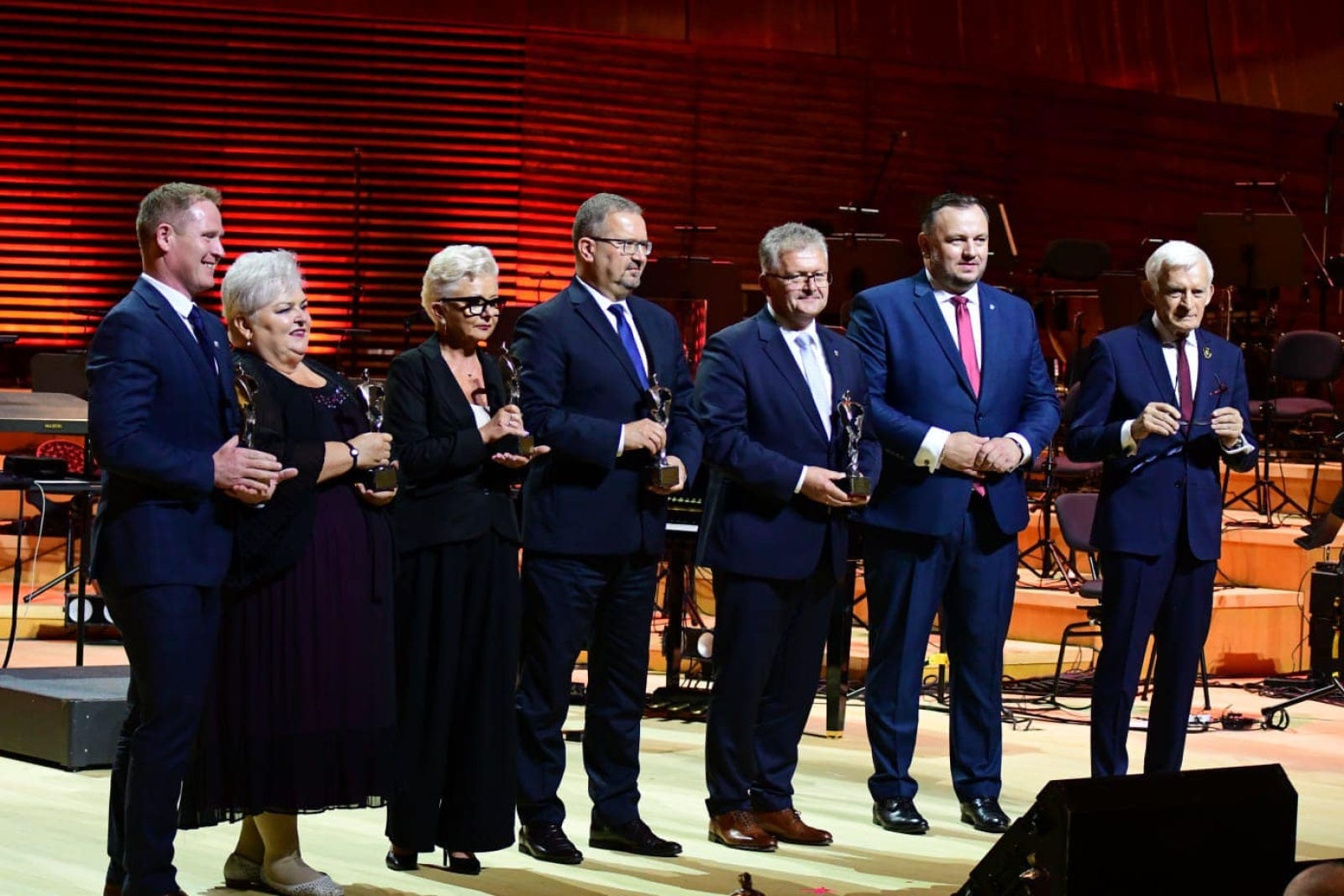 Zdjęcie w galerii na portalu naszwodzislaw.com: Włodarz Gminy Godów Mariusz Adamczyk z tytułem Super Wójta! wiadomości z regionu